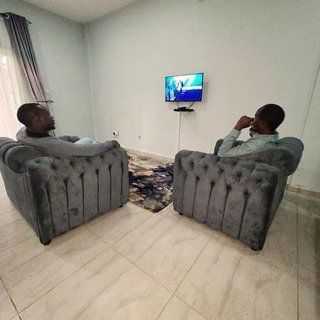 Aparthotel Vapour Lounge à Lusaka Extérieur photo