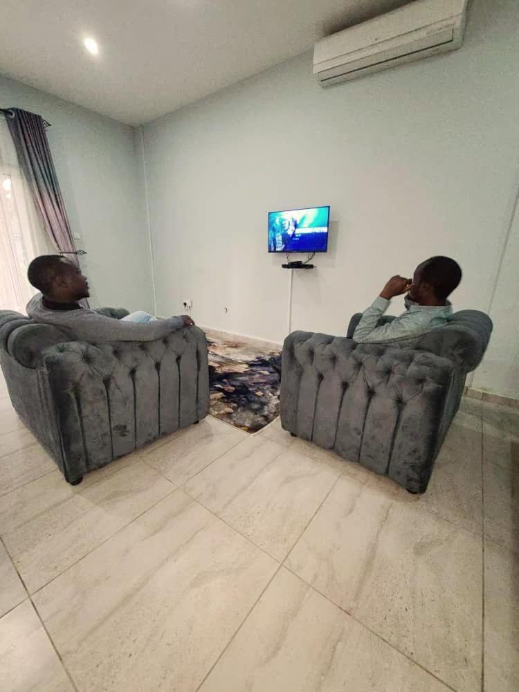 Aparthotel Vapour Lounge à Lusaka Extérieur photo